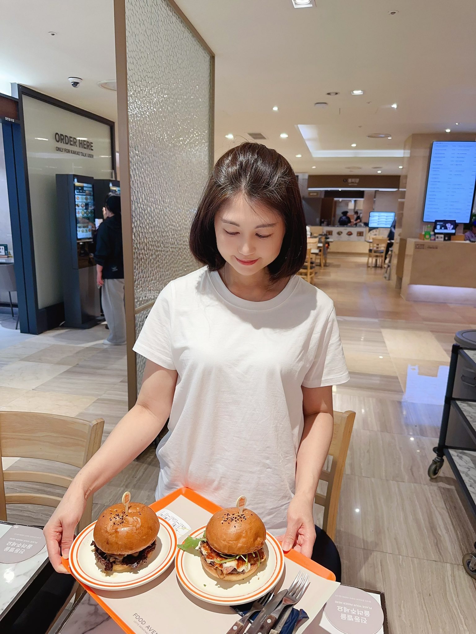 B10.日常小開衩彈性素TEE