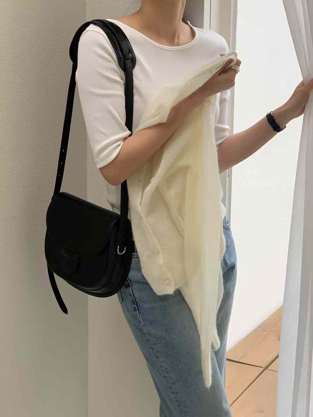 B104.顯瘦五分袖俐落上衣