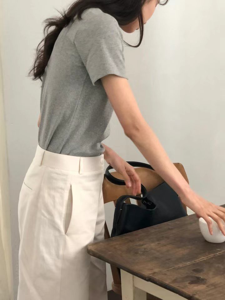 A91.顯瘦方領彈性TEE