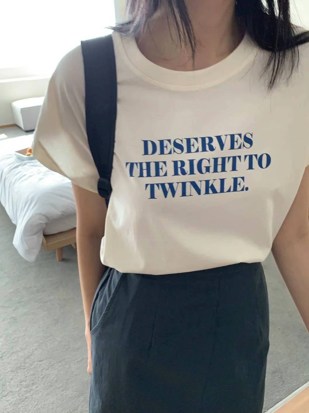 A66.甜甜小包肩奶油字TEE