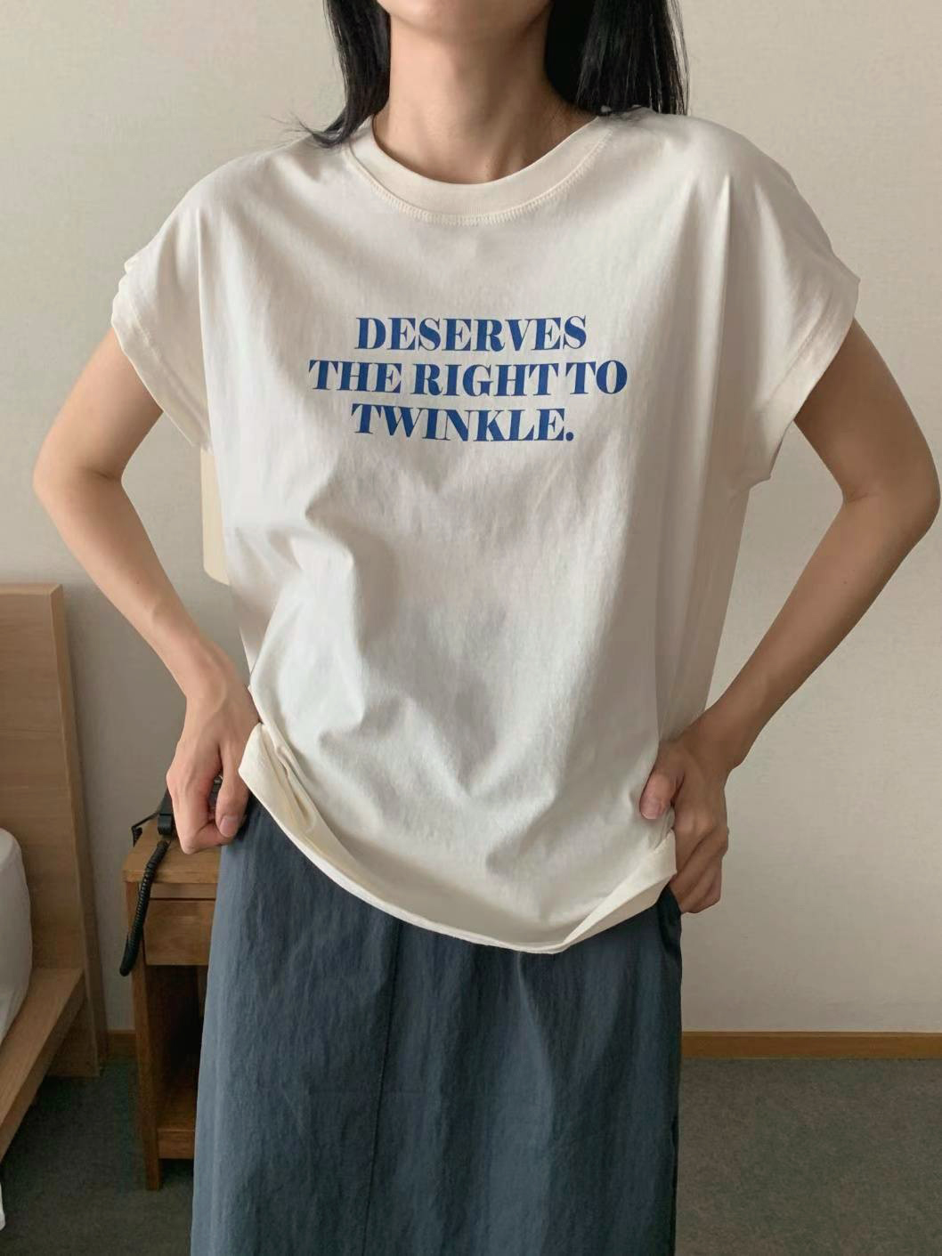 A66.甜甜小包肩奶油字TEE
