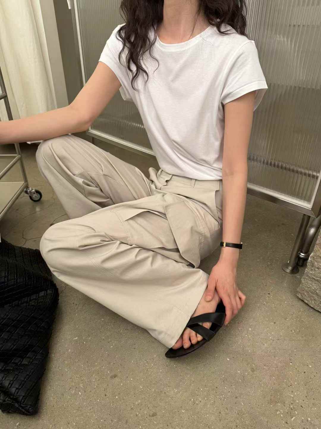 B13.捲髮歐膩柔軟短TEE