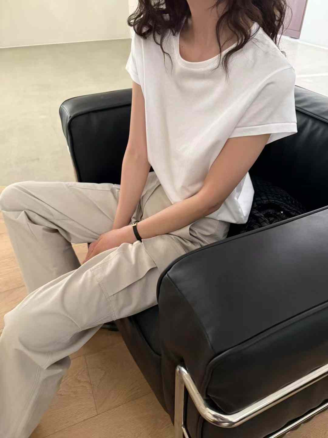B13.捲髮歐膩柔軟短TEE