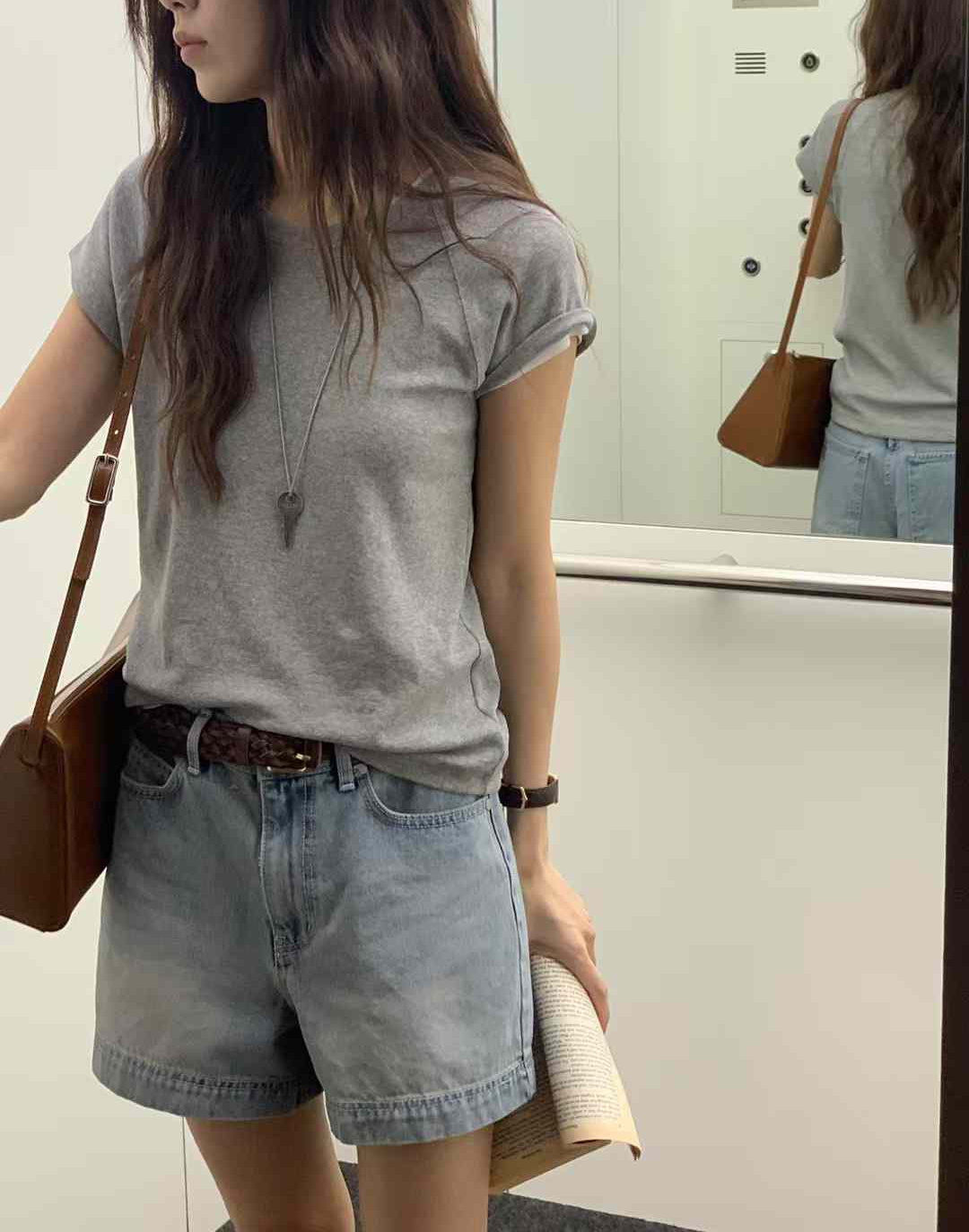 B31.好身材拉克蘭袖包肩TEE