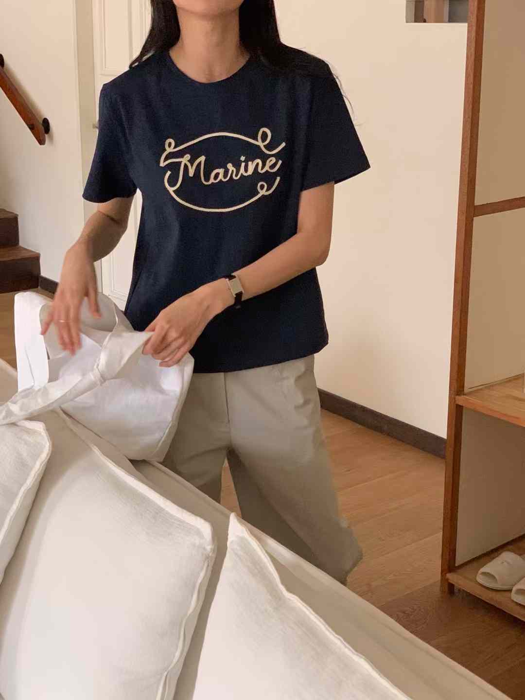 B11.立體繡花字母短TEE