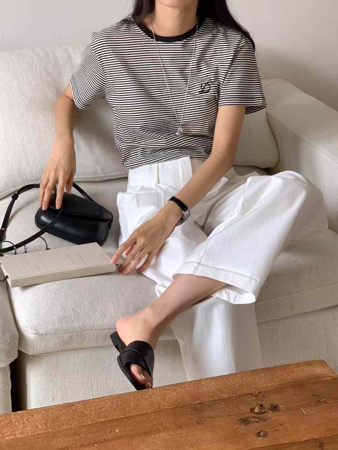 B10.撞色滾邊小D刺繡條紋TEE