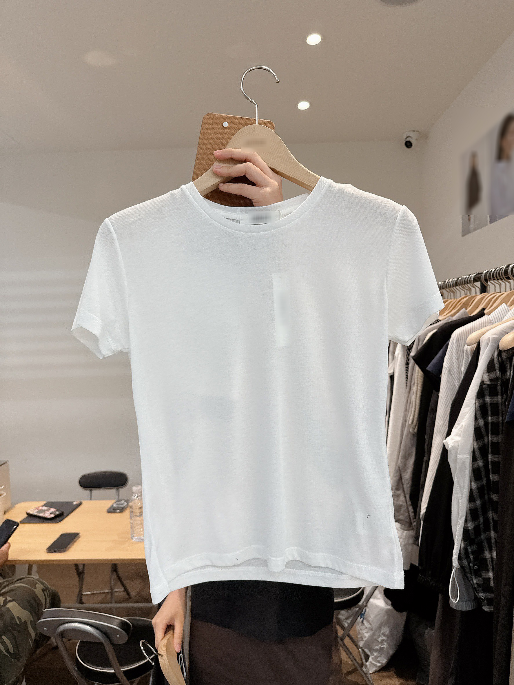 A111.日常質感素面TEE