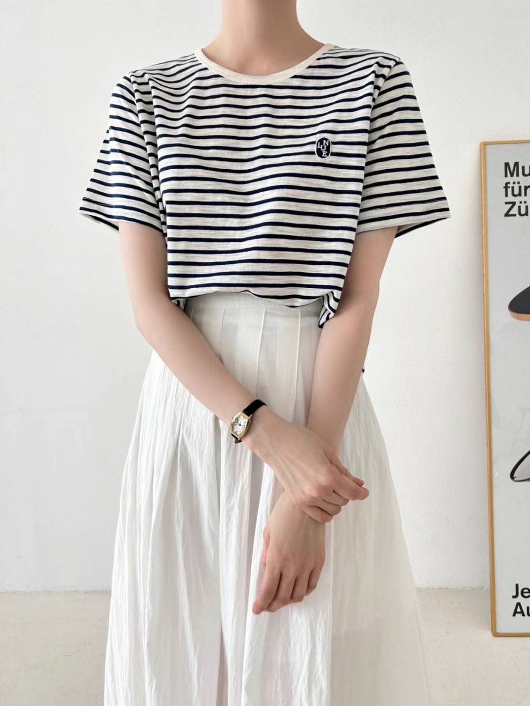 B30.小標刺繡條紋TEE