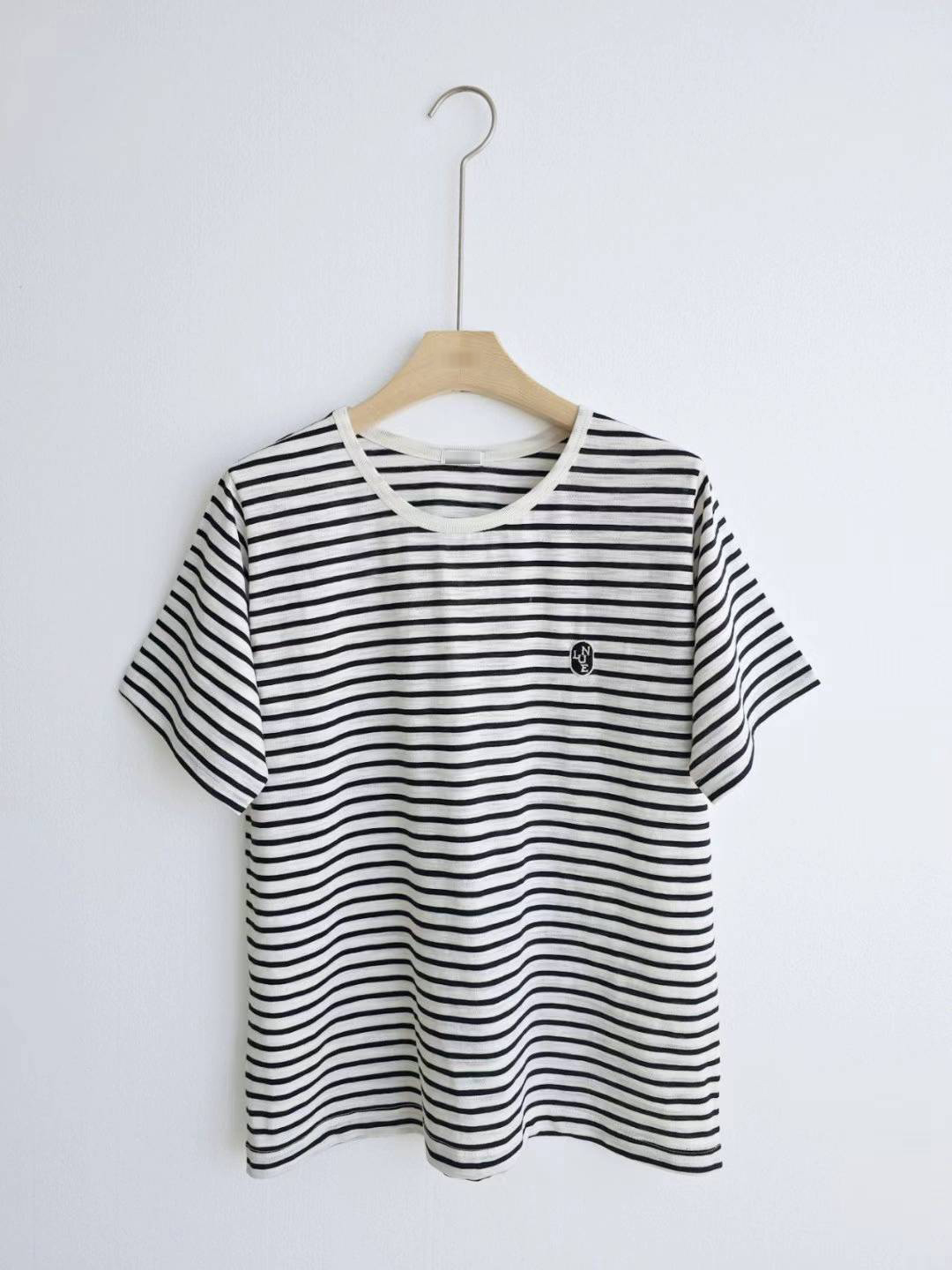 B30.小標刺繡條紋TEE