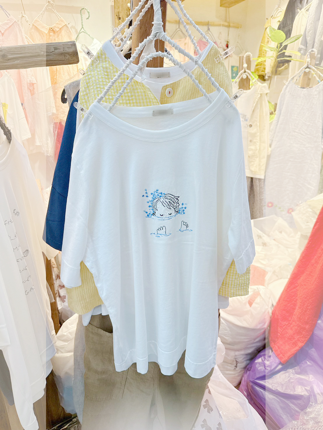 B22.刺繡戲水小男孩TEE