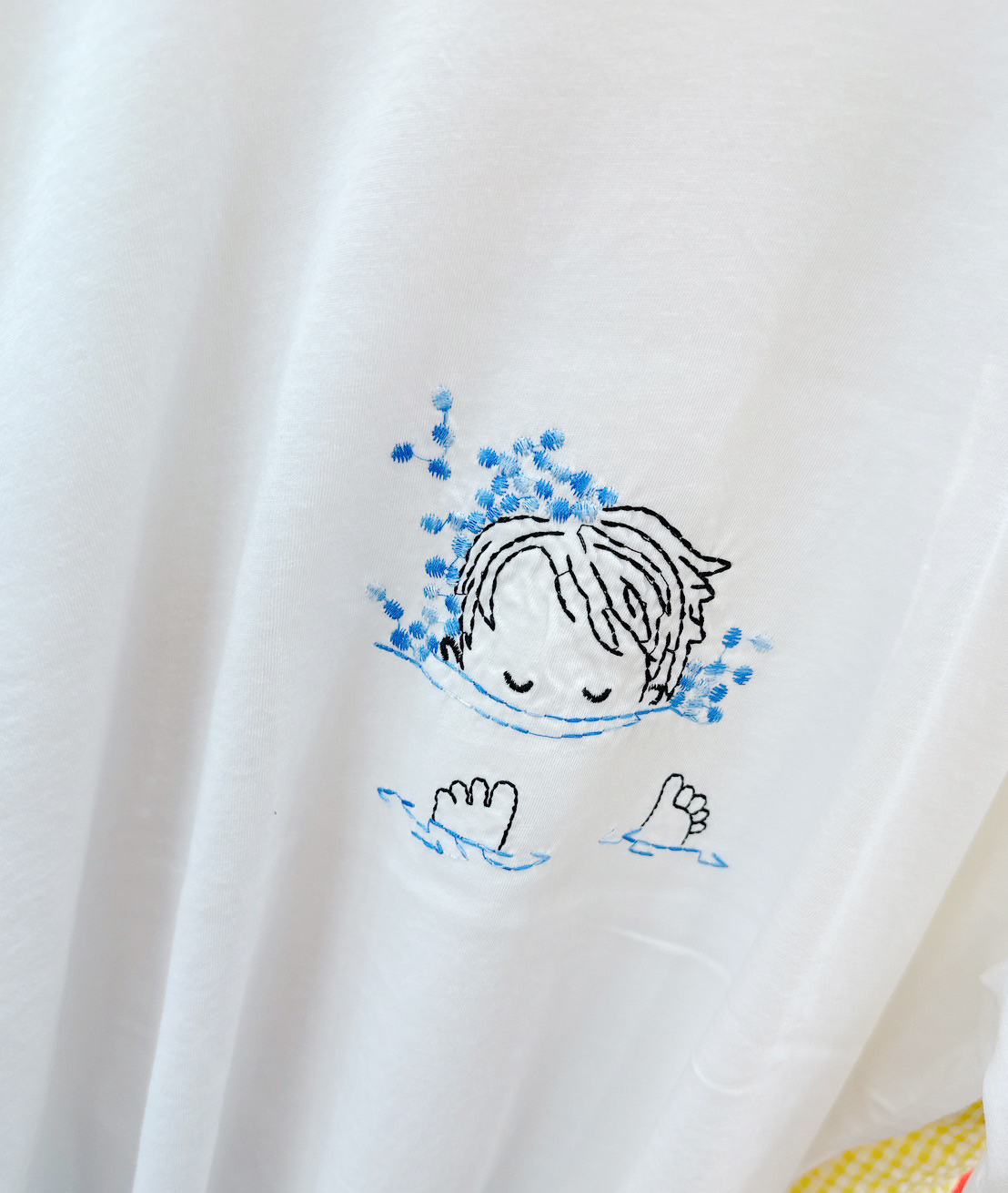 B22.刺繡戲水小男孩TEE