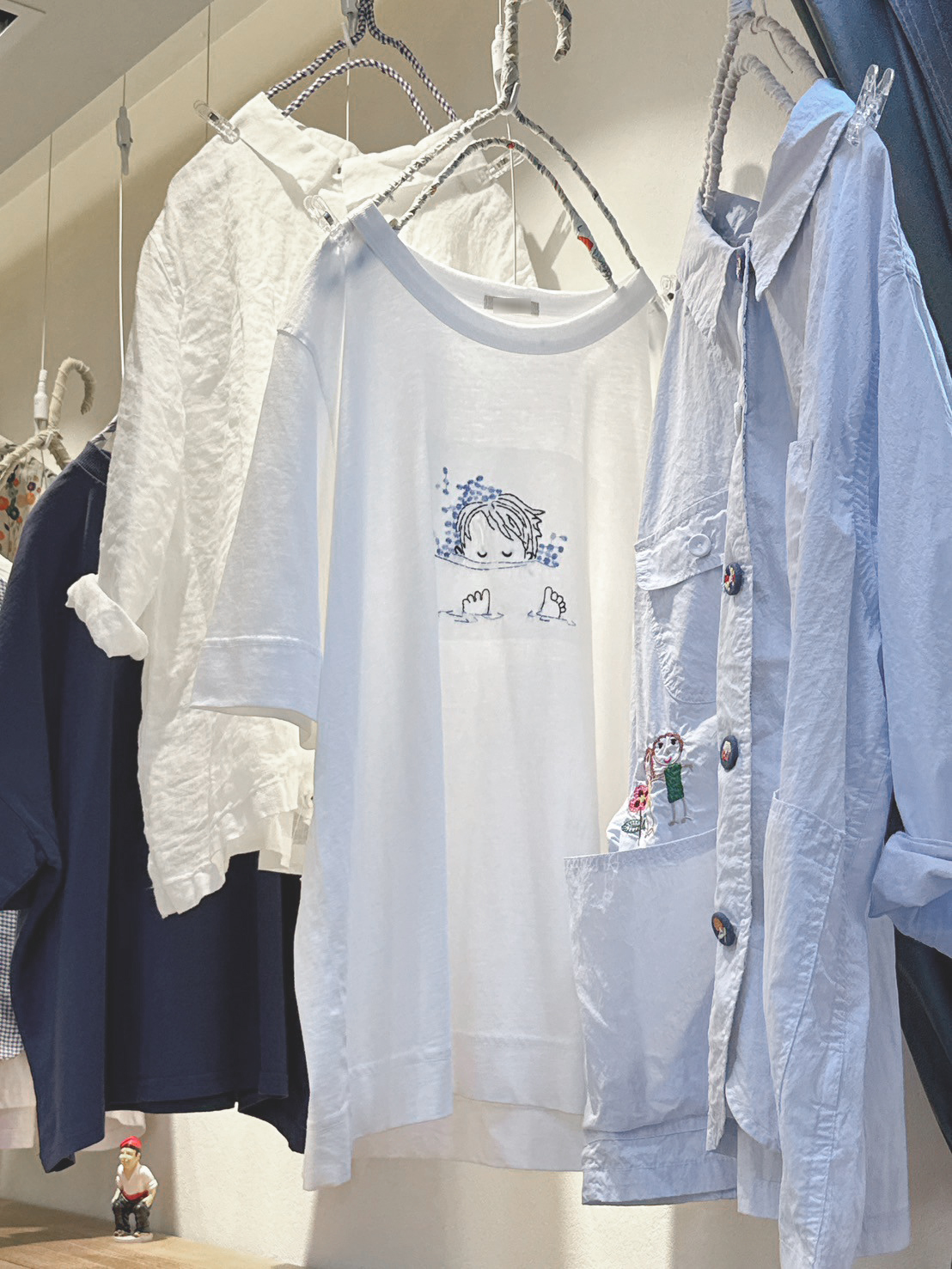 B22.刺繡戲水小男孩TEE