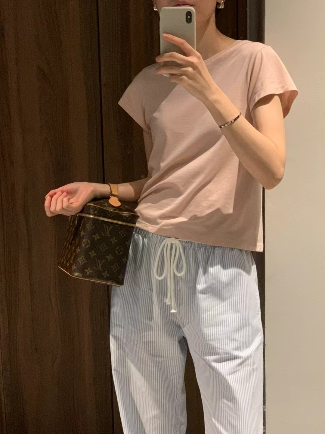 A23.顏值家莫代爾混棉顯瘦短TEE