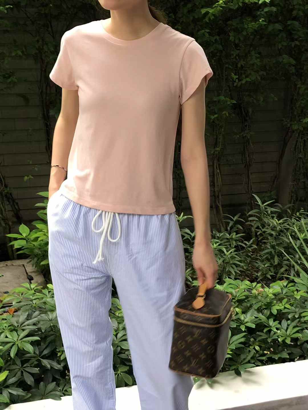 A23.顏值家莫代爾混棉顯瘦短TEE