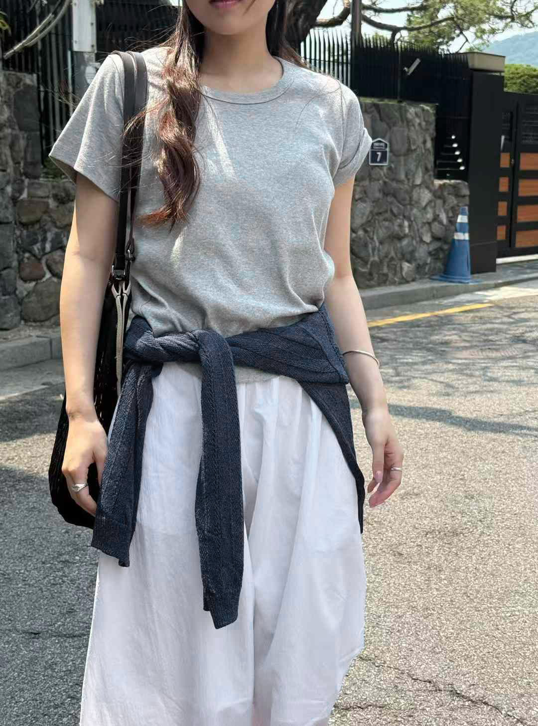 A43.瘦瘦歐膩女孩素面TEE
