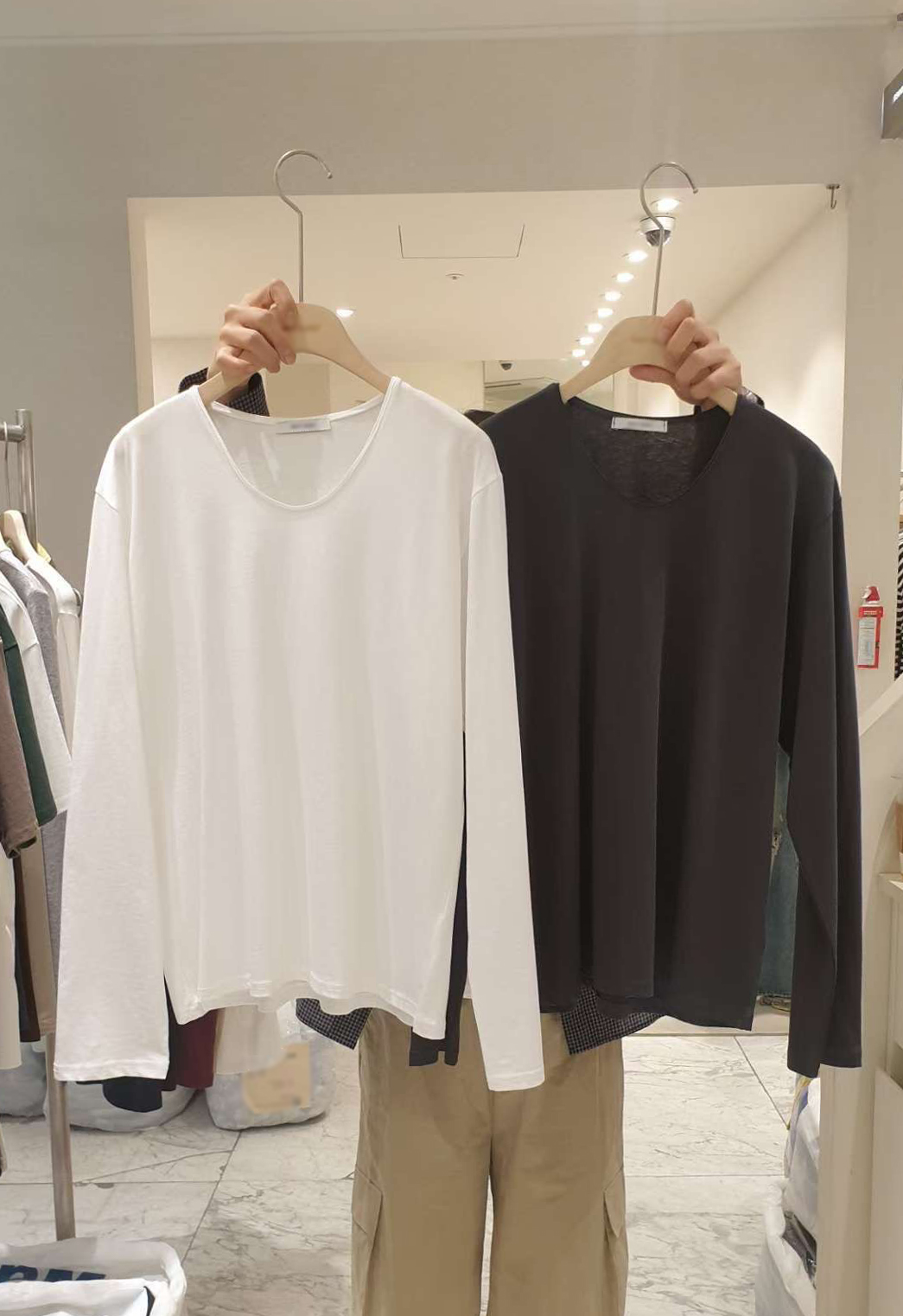 A59.小臉歐膩舒適好搭素TEE