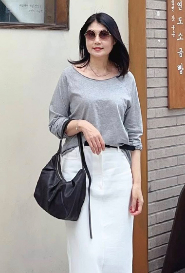B42.女孩短版捲邊領薄長袖