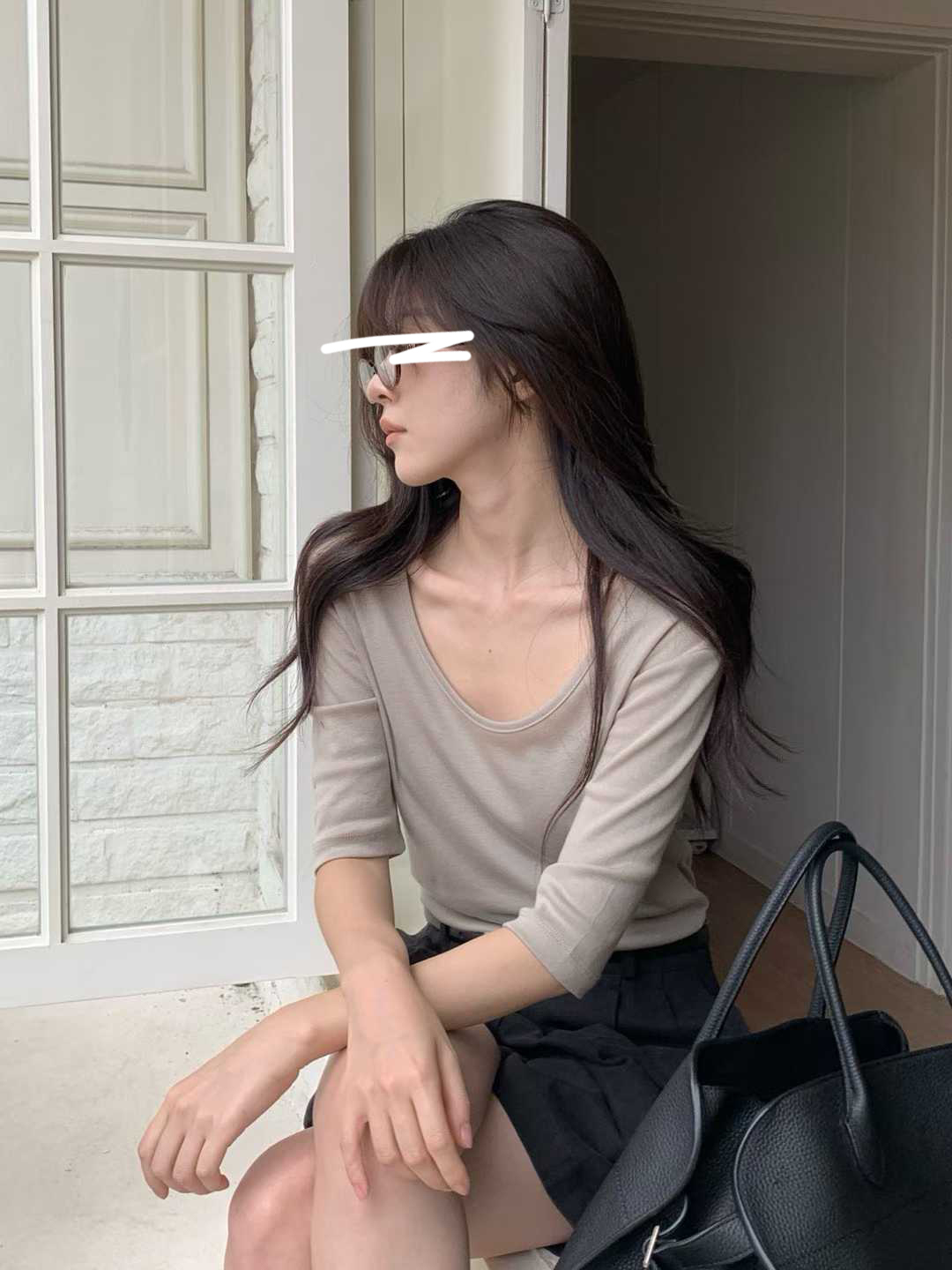 B06.小V家大U領天絲棉素TEE