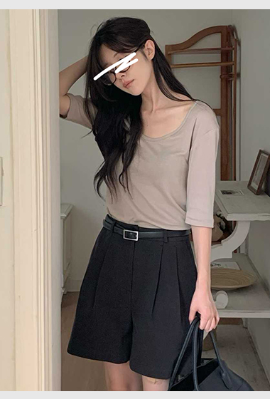 B06.小V家大U領天絲棉素TEE