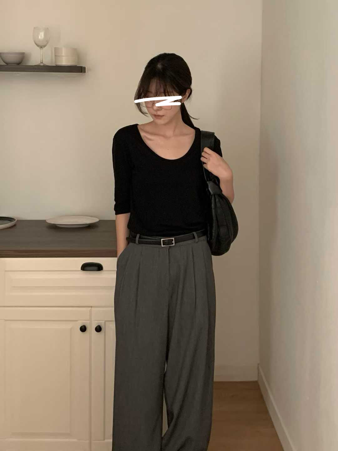 B06.小V家大U領天絲棉素TEE