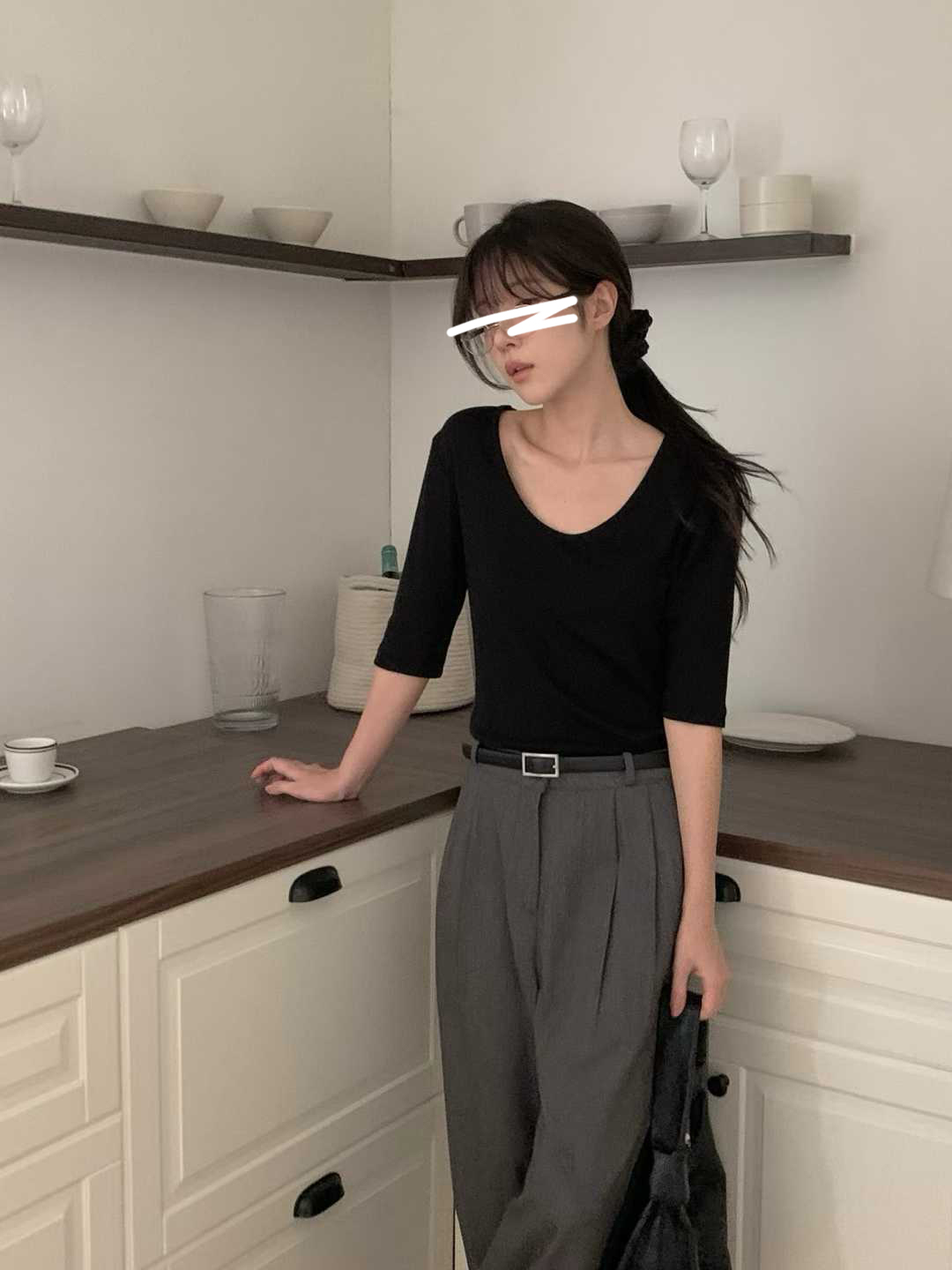 B06.小V家大U領天絲棉素TEE