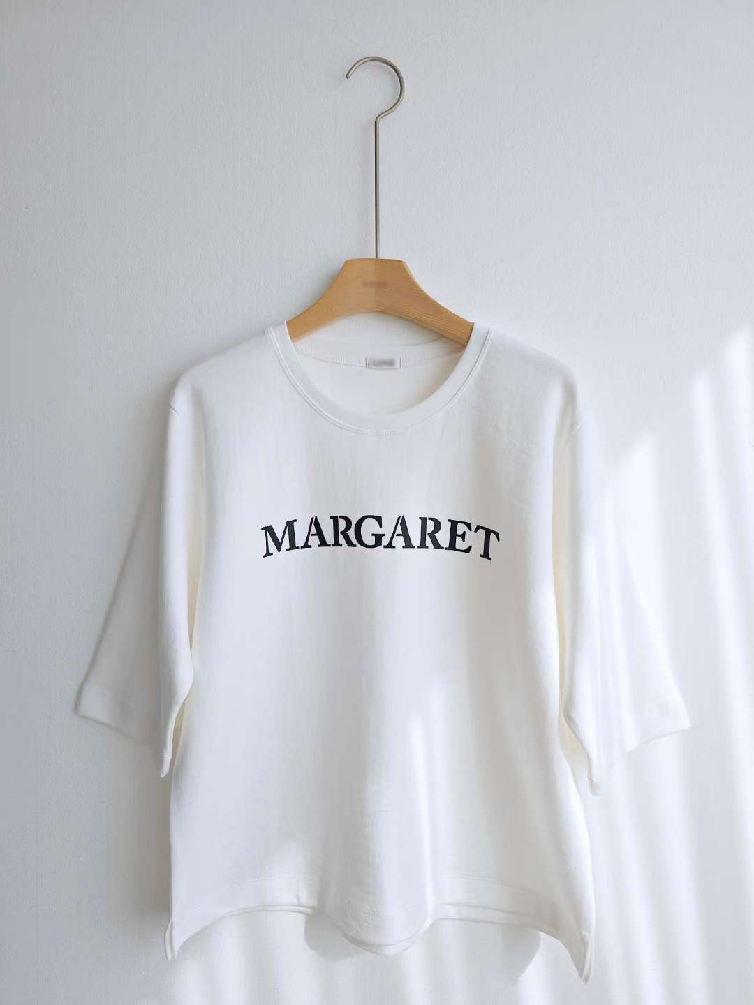 C22.秋韻MARGARET印字TEE