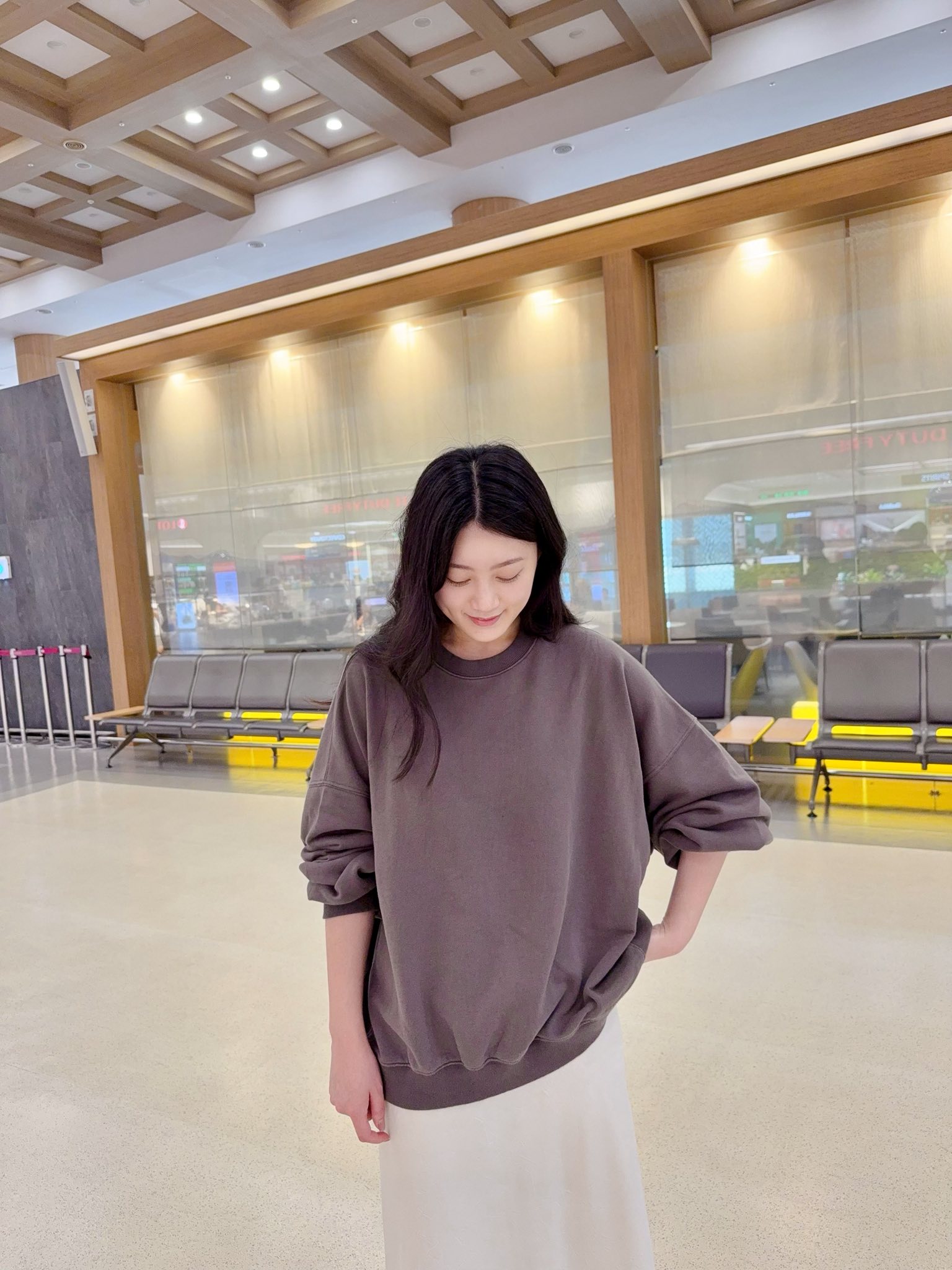 纖瘦家顯瘦落肩圓領TEE