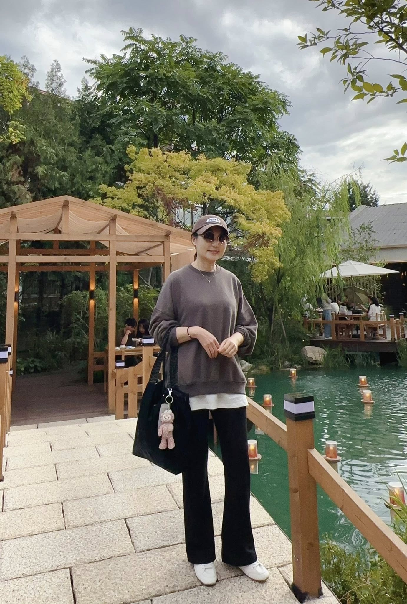 纖瘦家顯瘦落肩圓領TEE