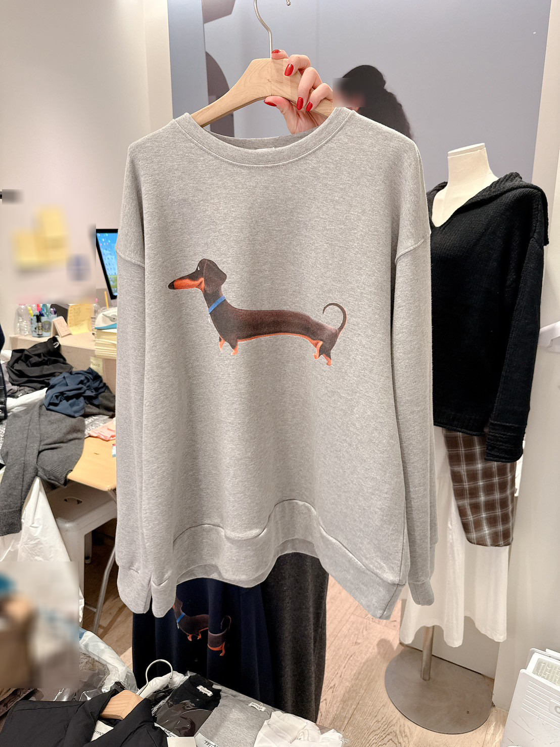 A07.可愛臘腸圖案大學TEE