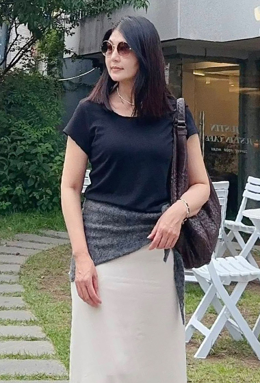 B127.秋日女孩彈性短袖TEE