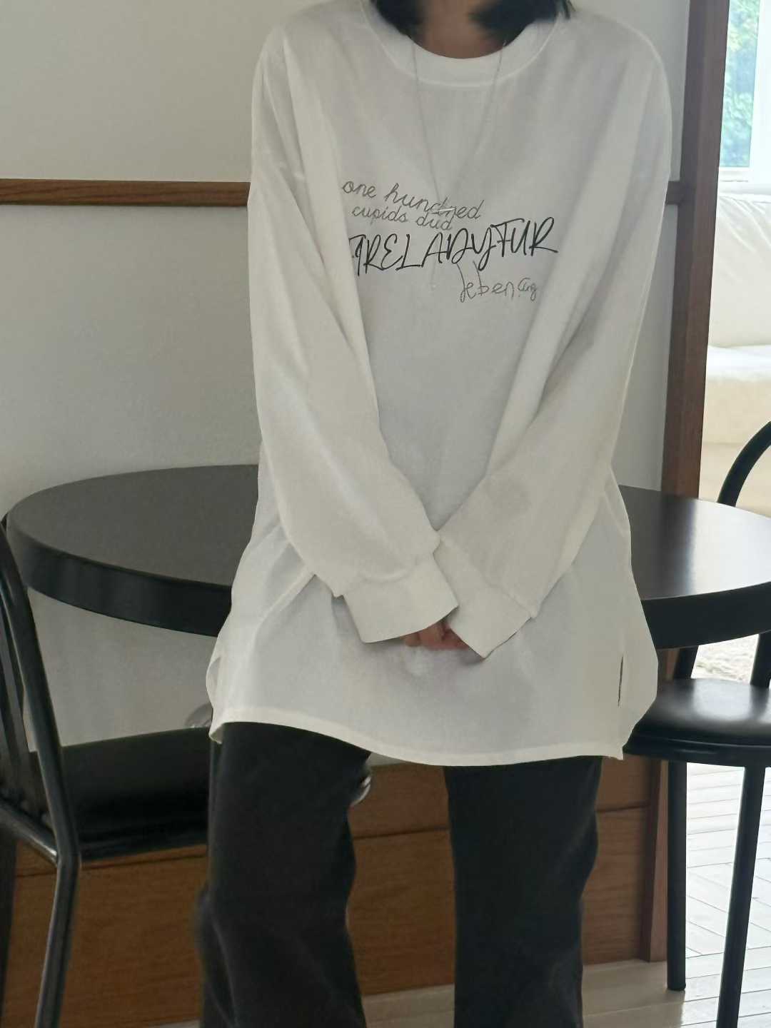 韓妞草寫開衩長TEE