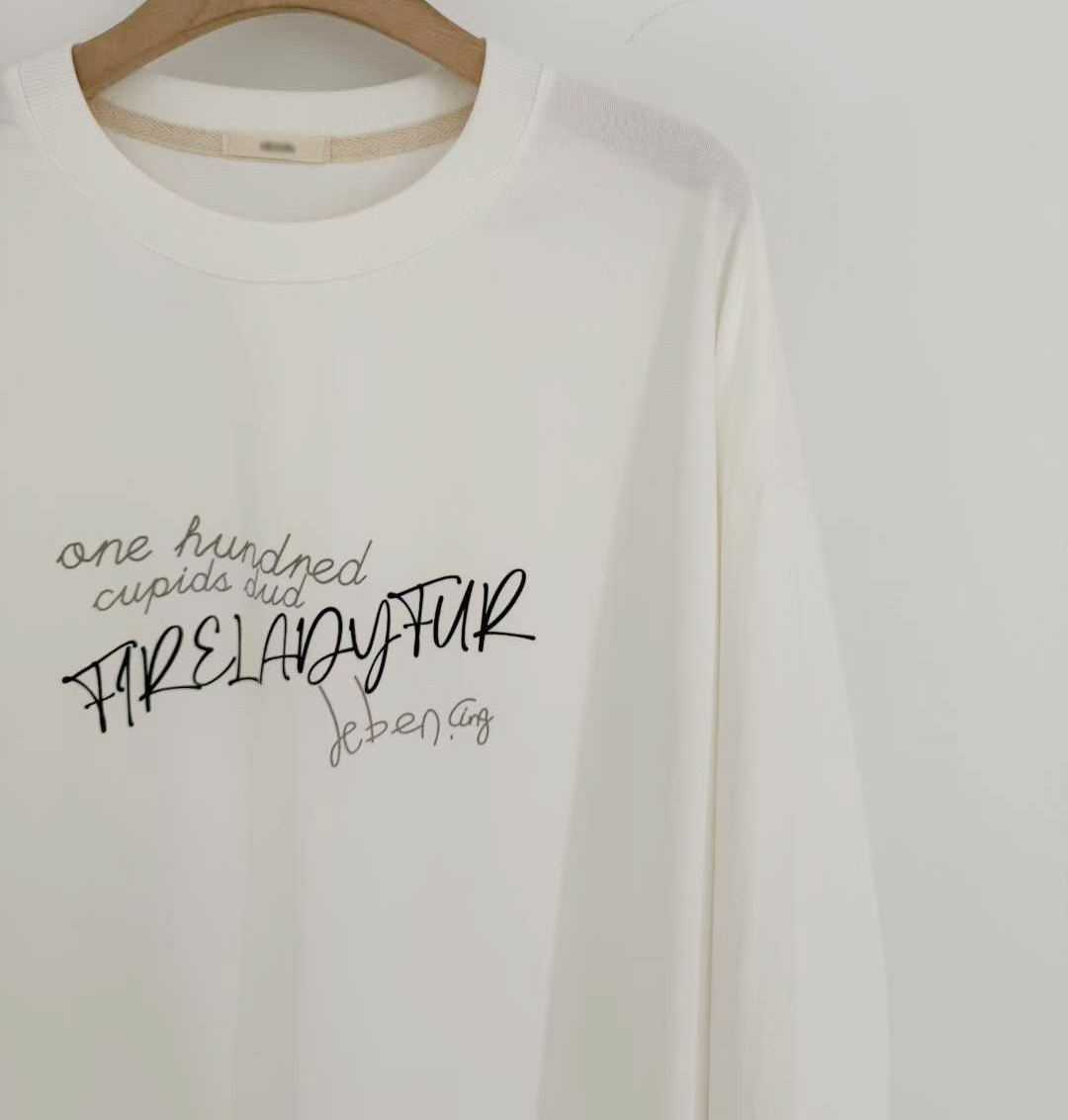 韓妞草寫開衩長TEE