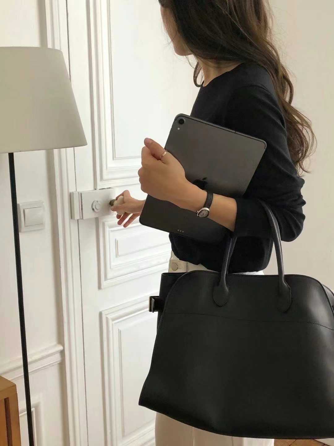 A19.顏值家女孩百搭長袖素TEE