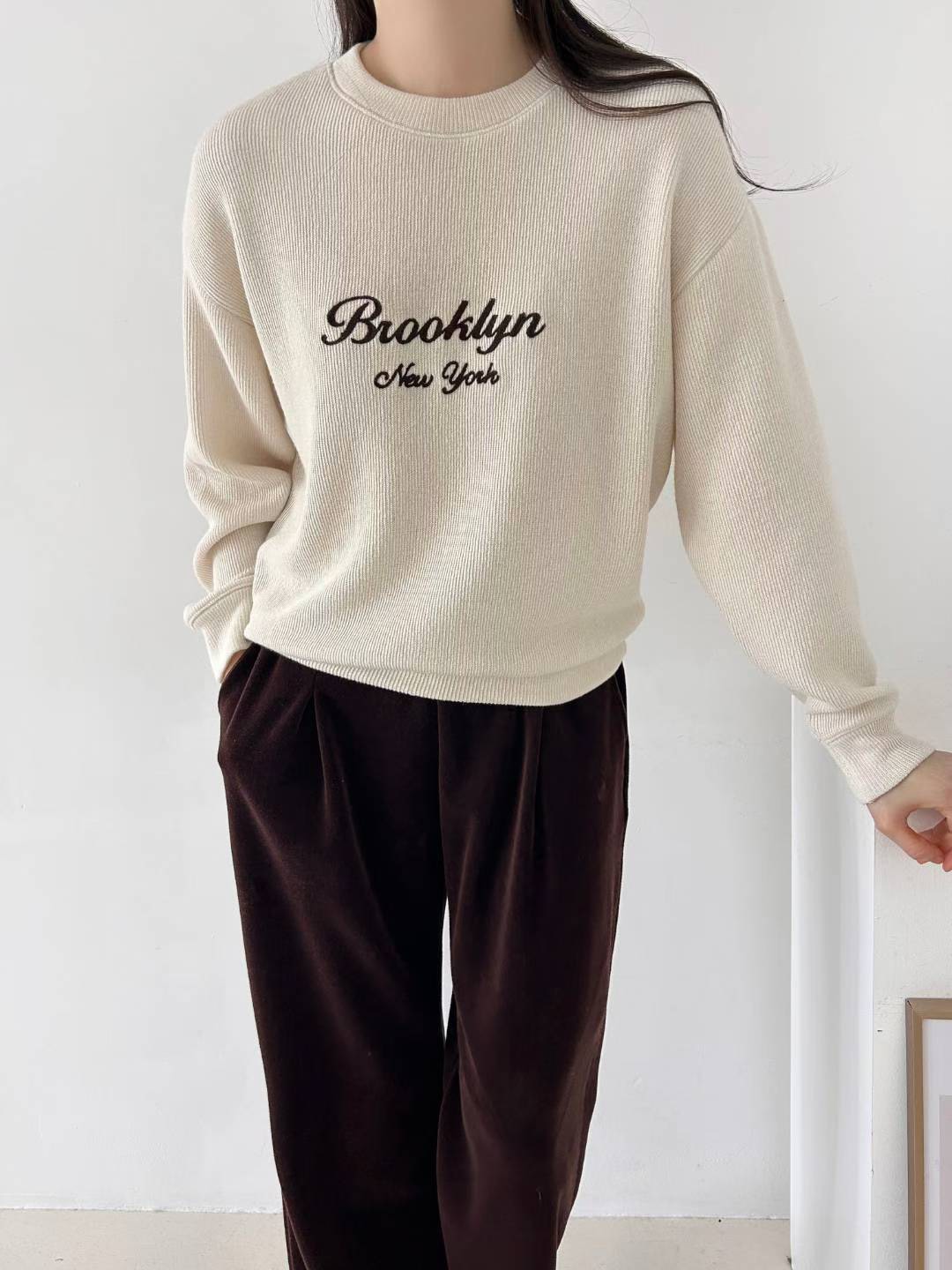 A15.NEW YORK繡字針織上衣