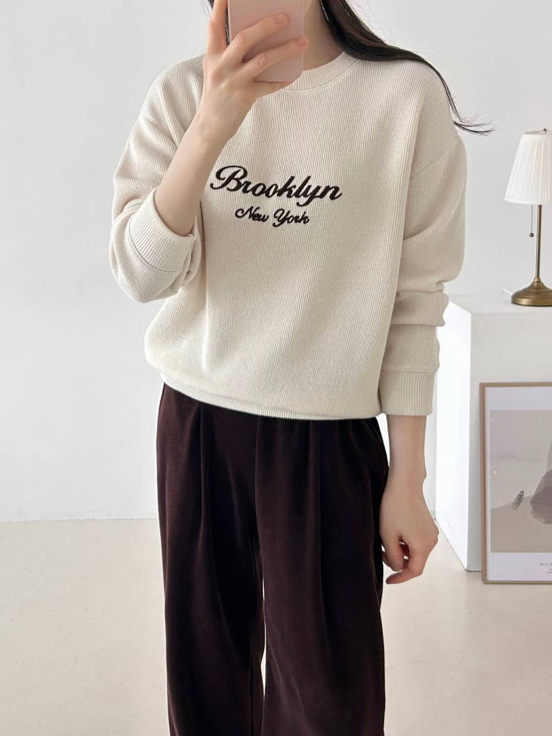 A15.NEW YORK繡字針織上衣