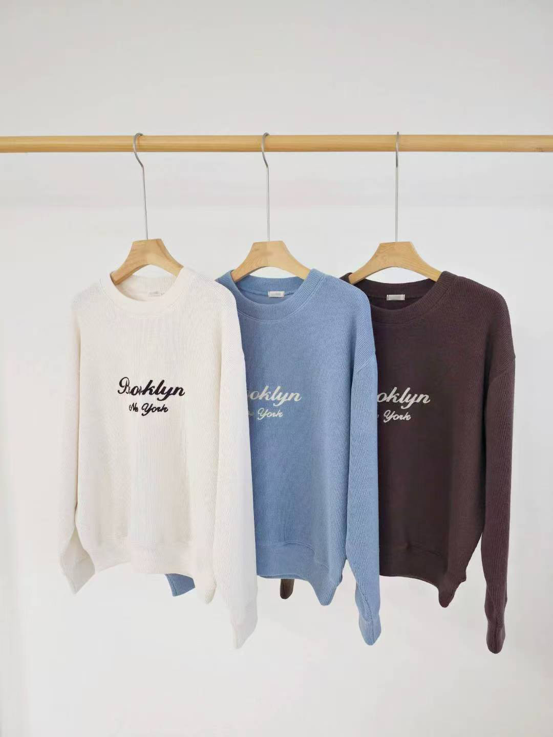 A15.NEW YORK繡字針織上衣