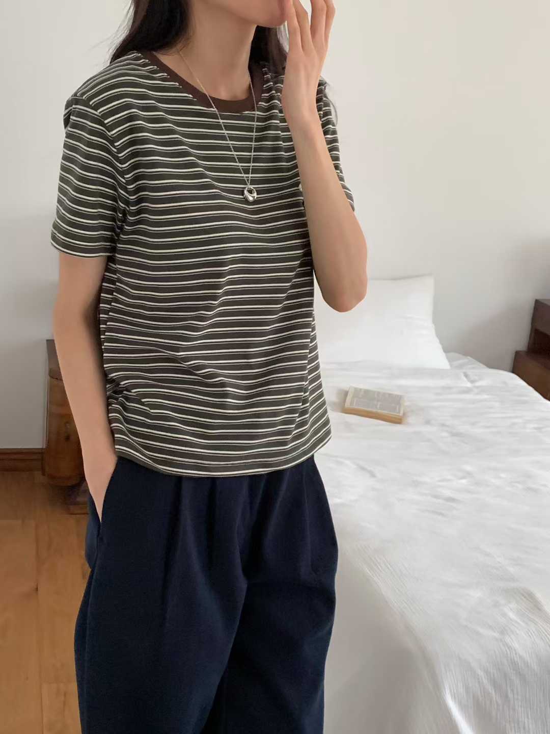 B22.復古撞色條紋圓領短TEE