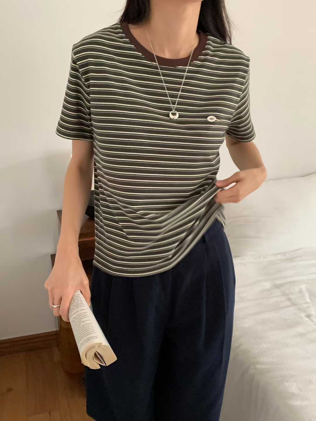 B22.復古撞色條紋圓領短TEE