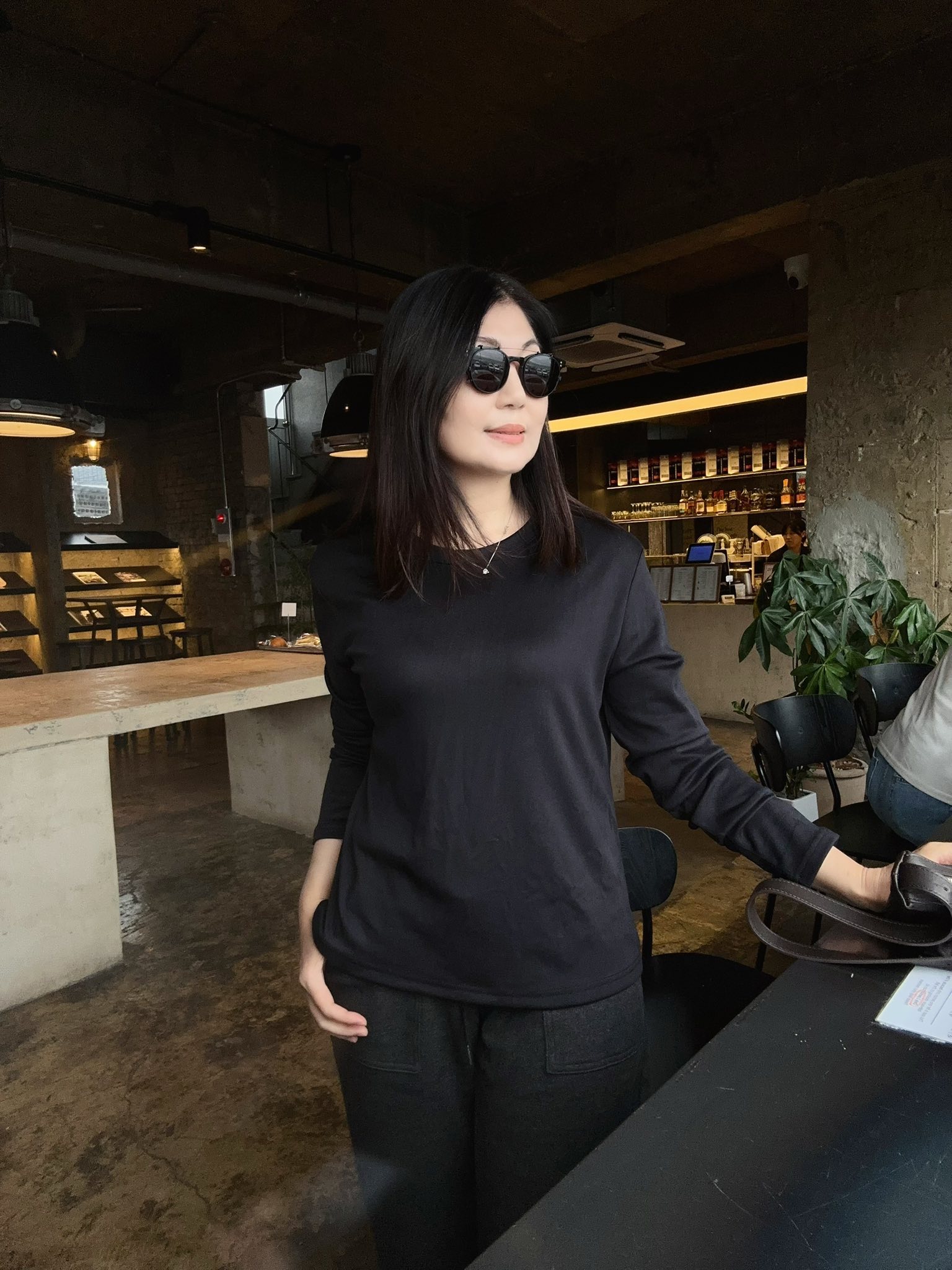 B28.自信好穿彈Q素面長袖TEE