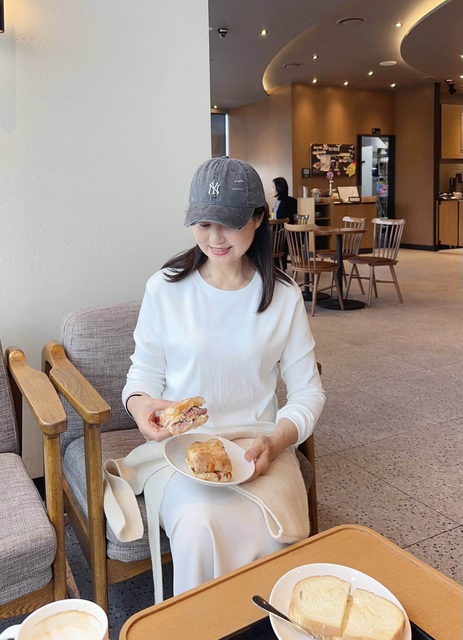 B28.自信好穿彈Q素面長袖TEE