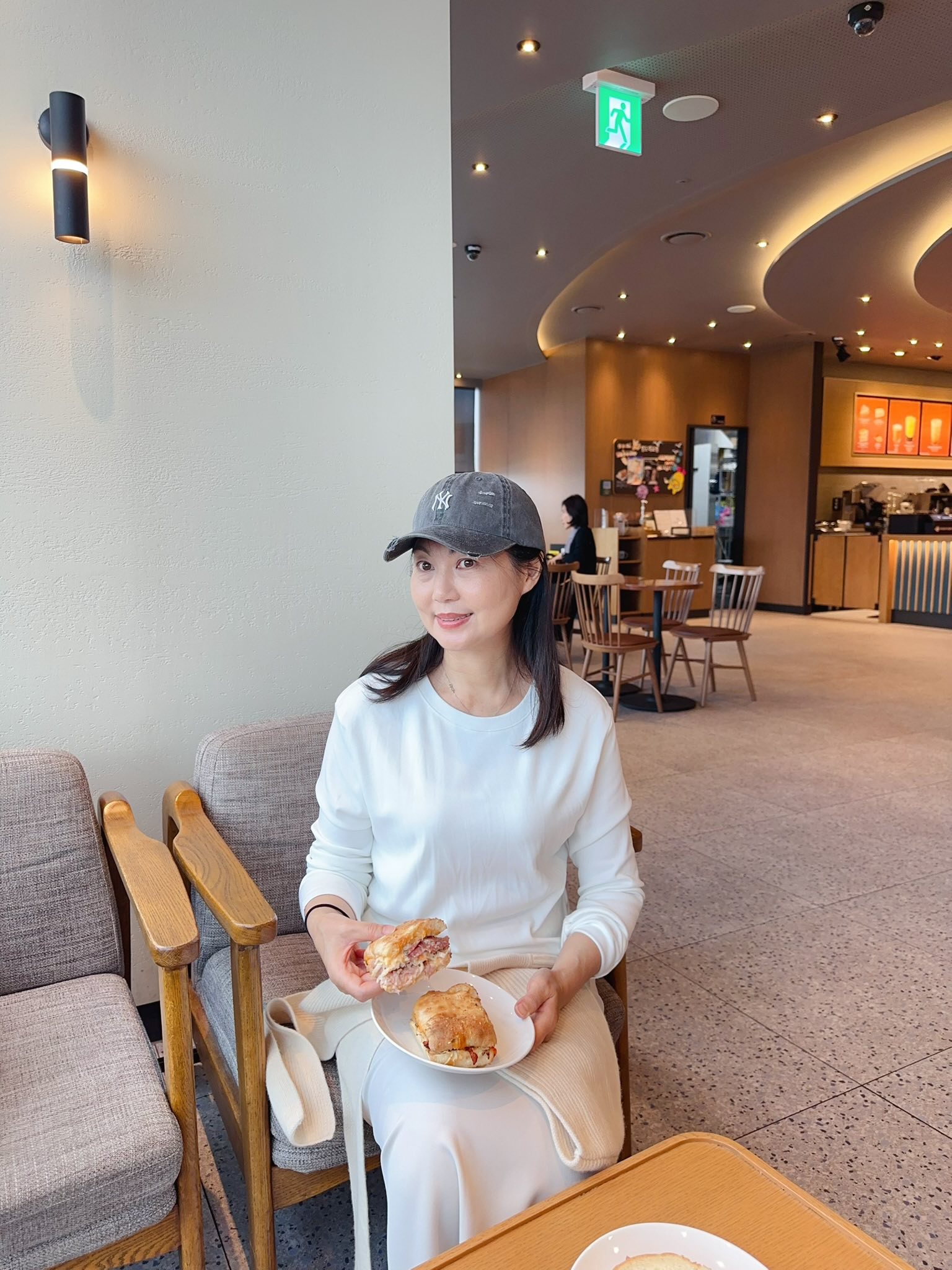 B28.自信好穿彈Q素面長袖TEE