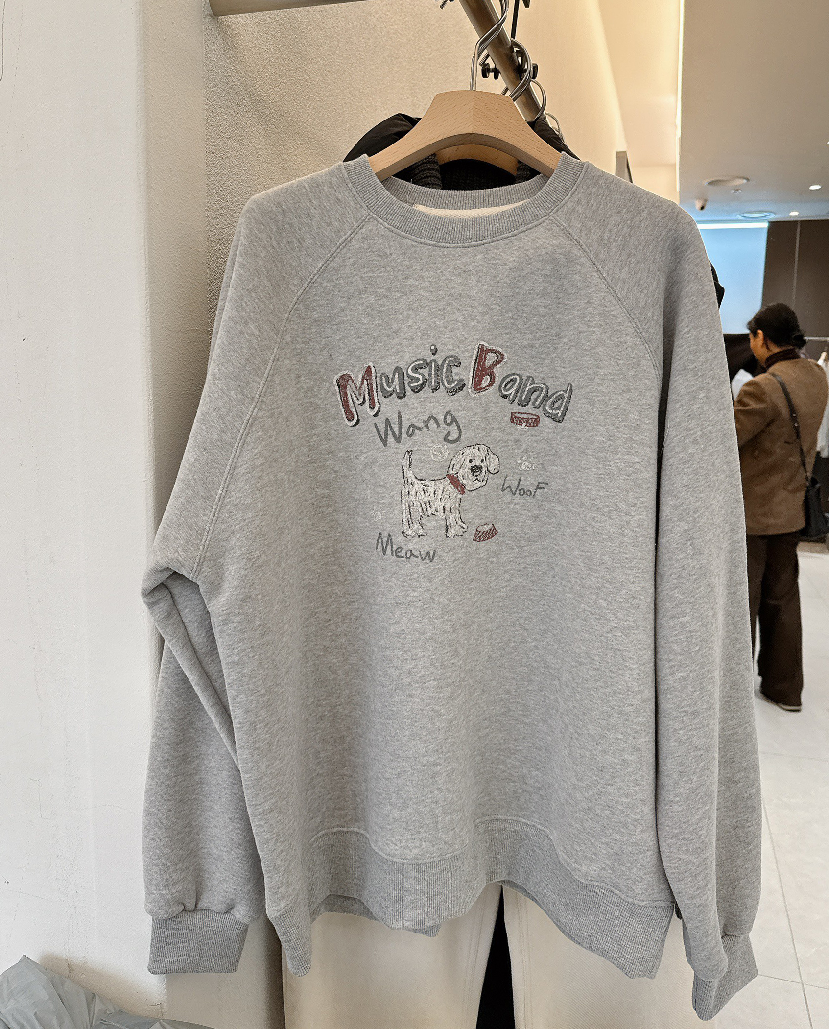 C07.可愛手繪感塗鴉小狗內刷毛TEE