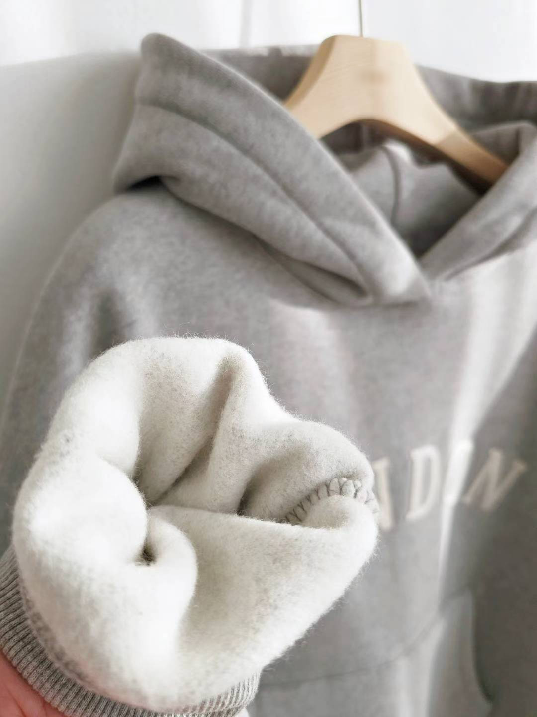 C26.休閒LONDON連帽大學TEE