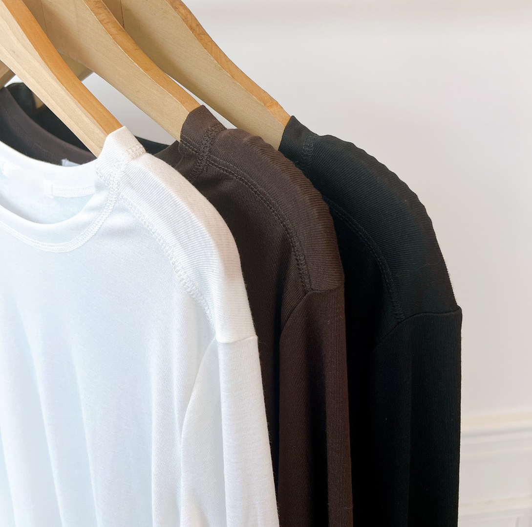 A20.韓國百搭推薦肩線前移上衣