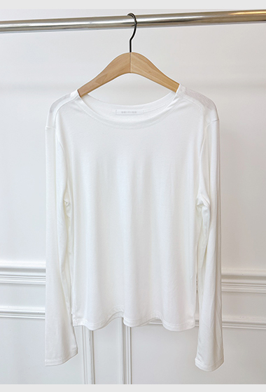 A20.韓國百搭推薦肩線前移上衣