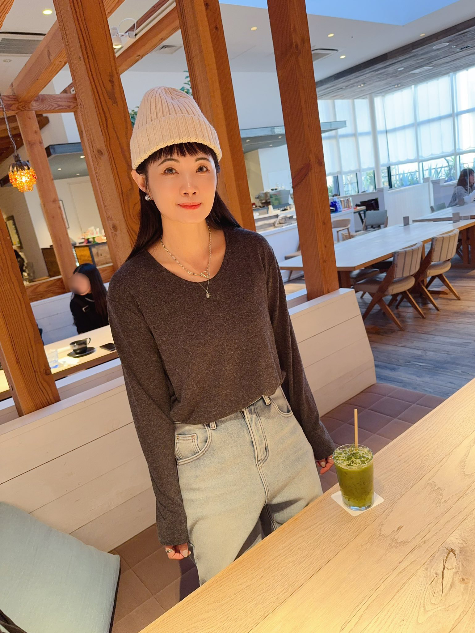 B26.冬季百搭大圓領開衩上衣