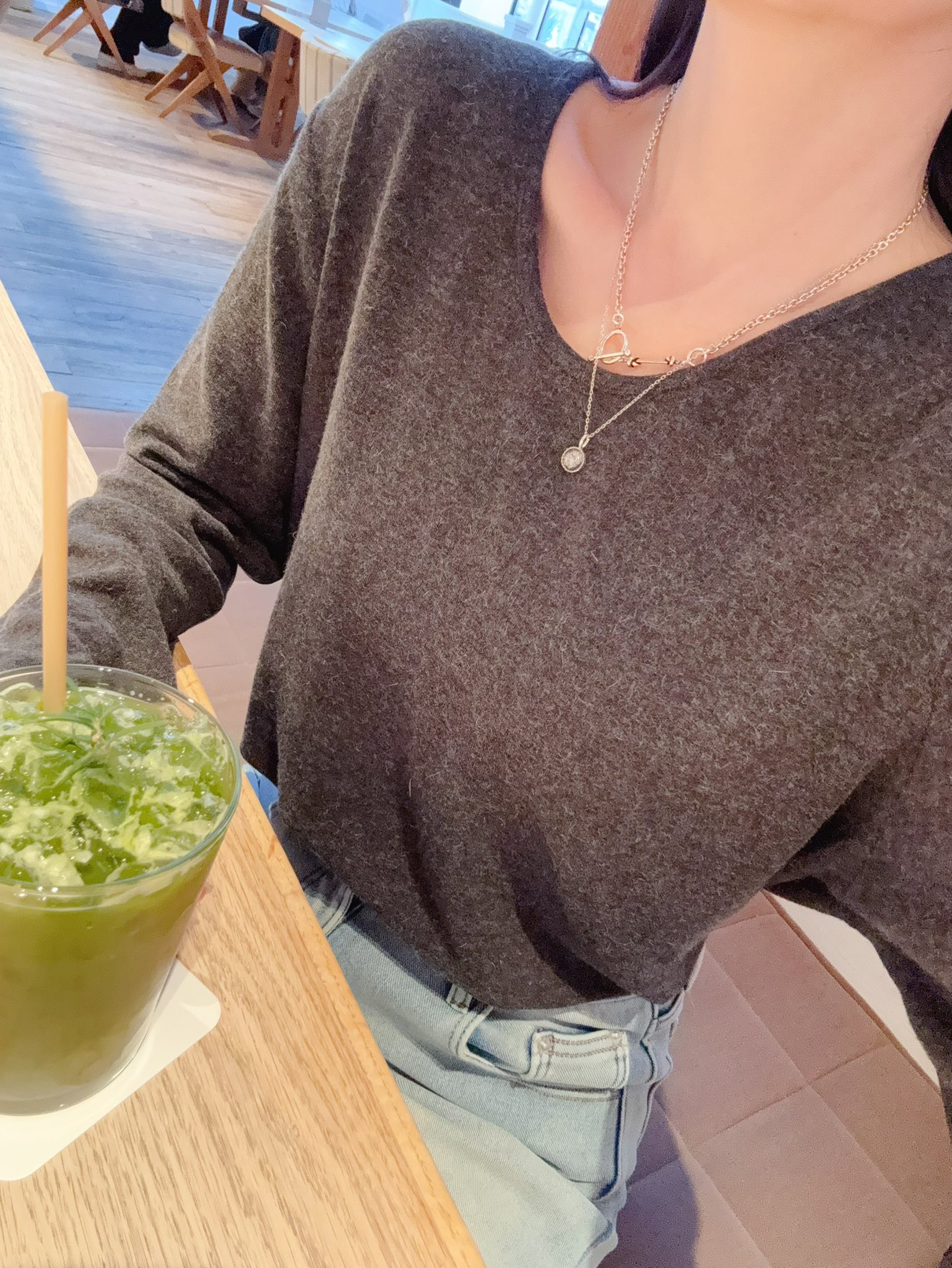 B26.冬季百搭大圓領開衩上衣