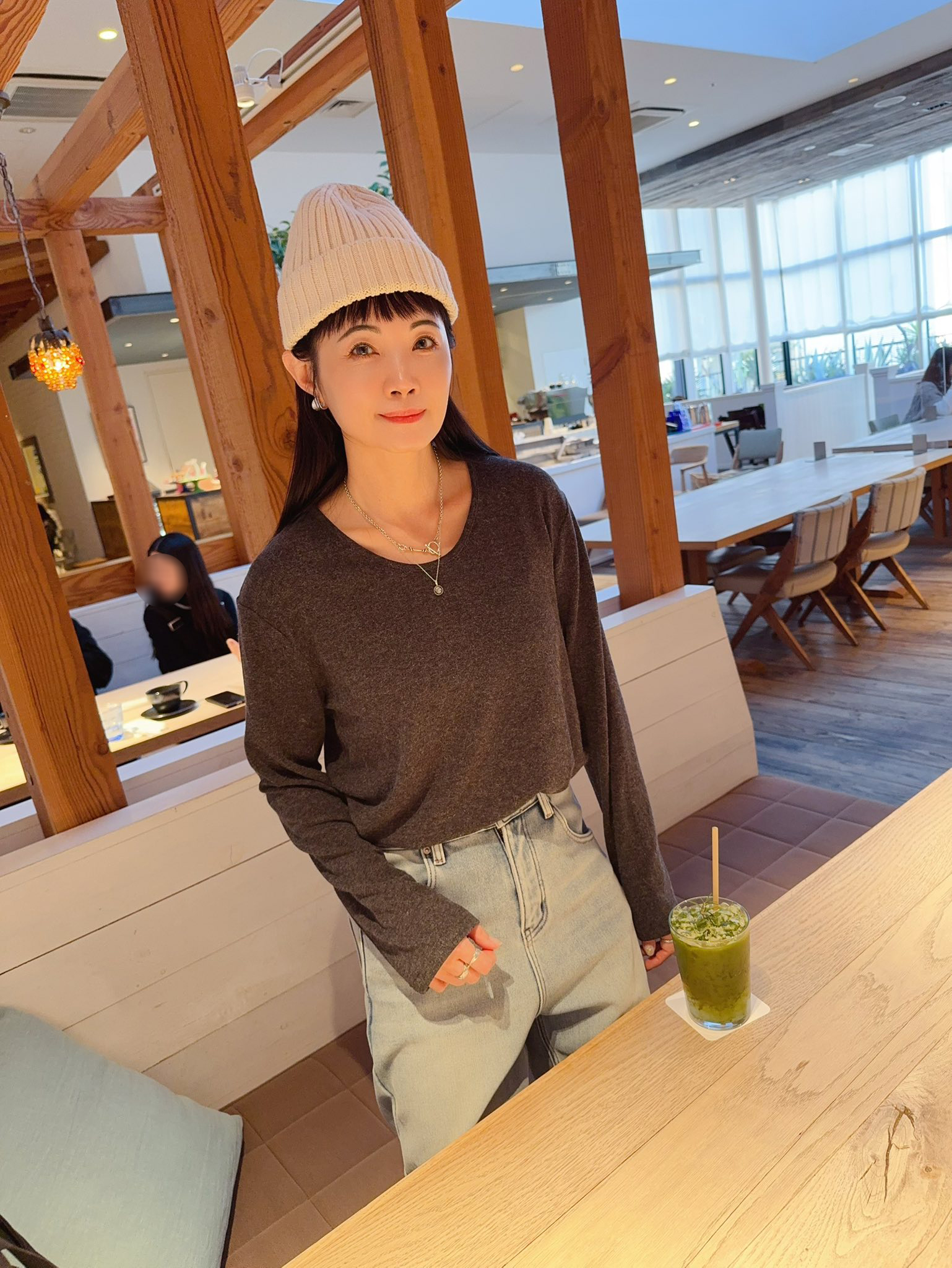 B26.冬季百搭大圓領開衩上衣