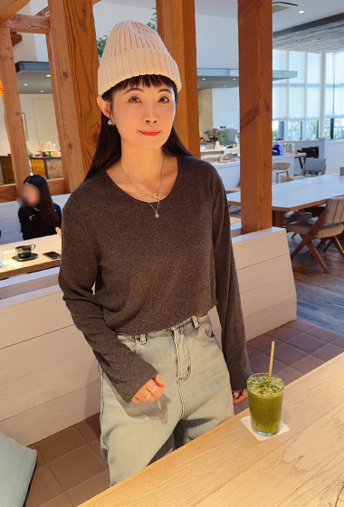 B26.冬季百搭大圓領開衩上衣