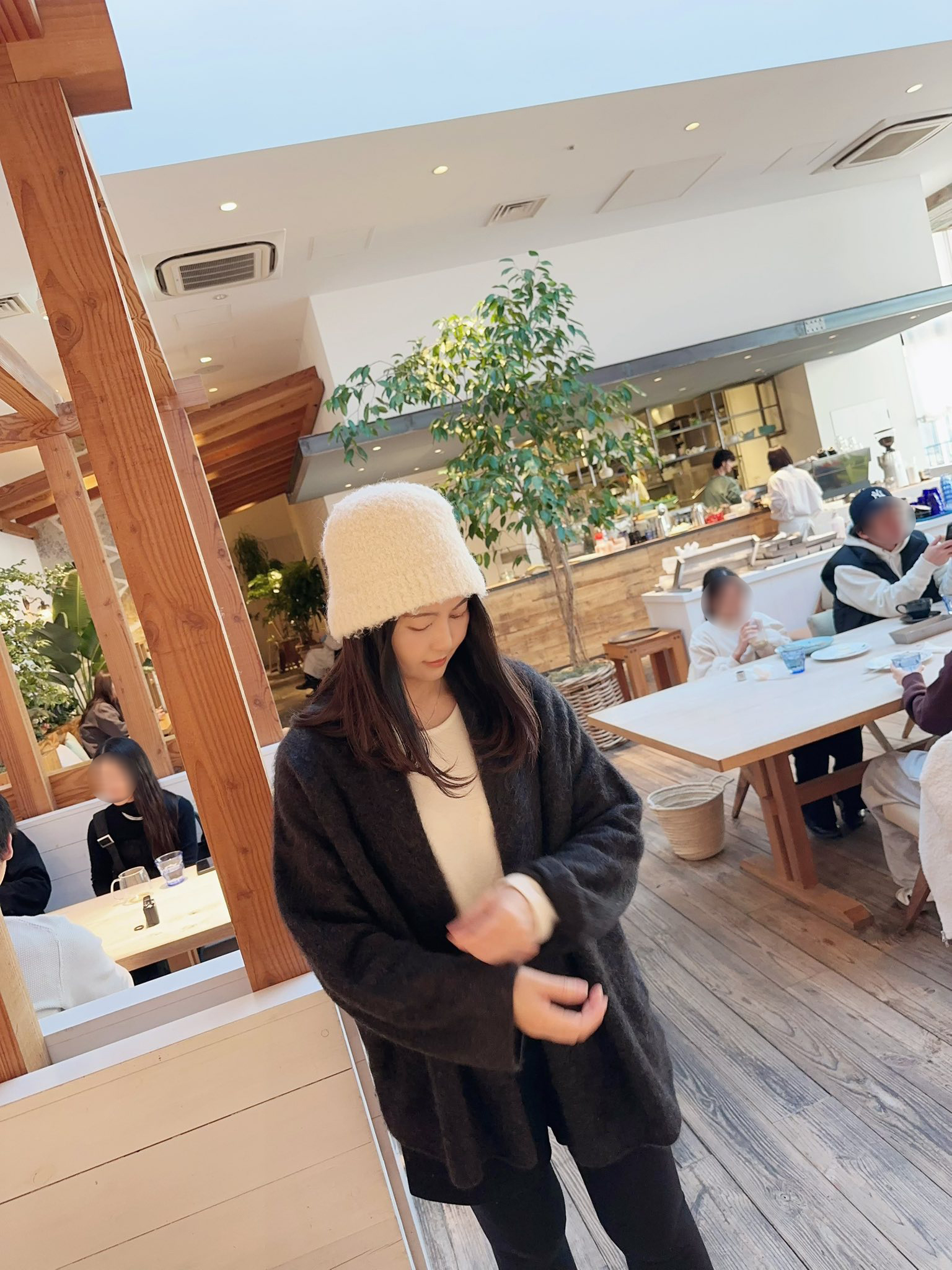 B26.冬季百搭大圓領開衩上衣